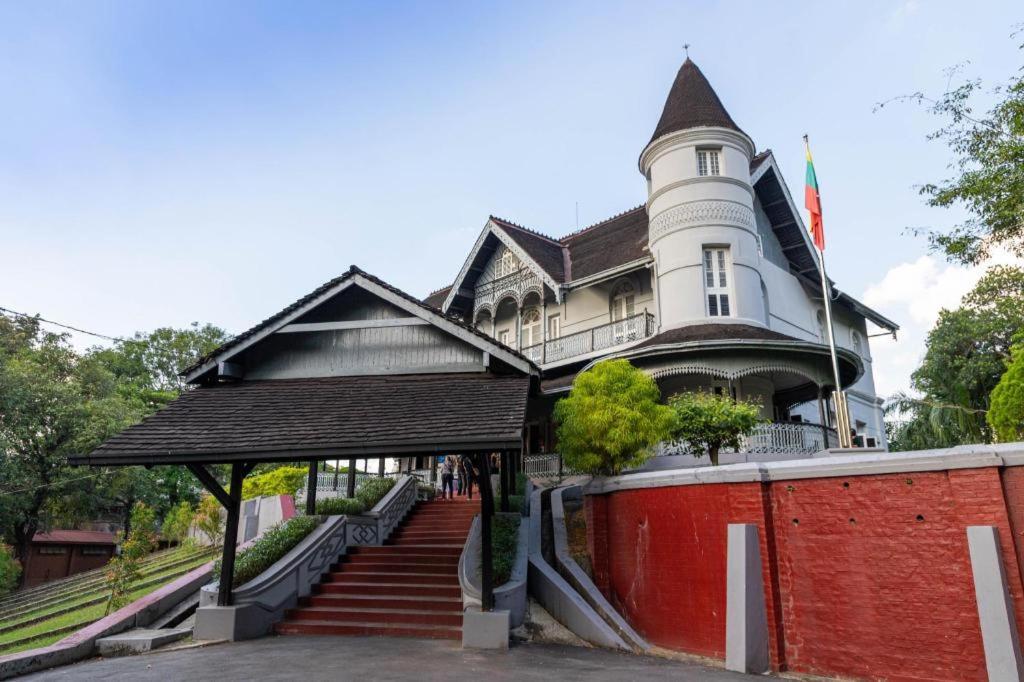 Golden Butterfly Hotel Rangun Kültér fotó