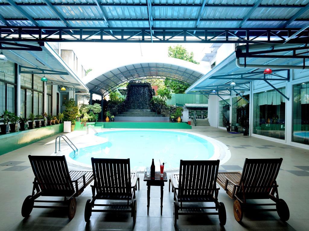 Golden Butterfly Hotel Rangun Kültér fotó