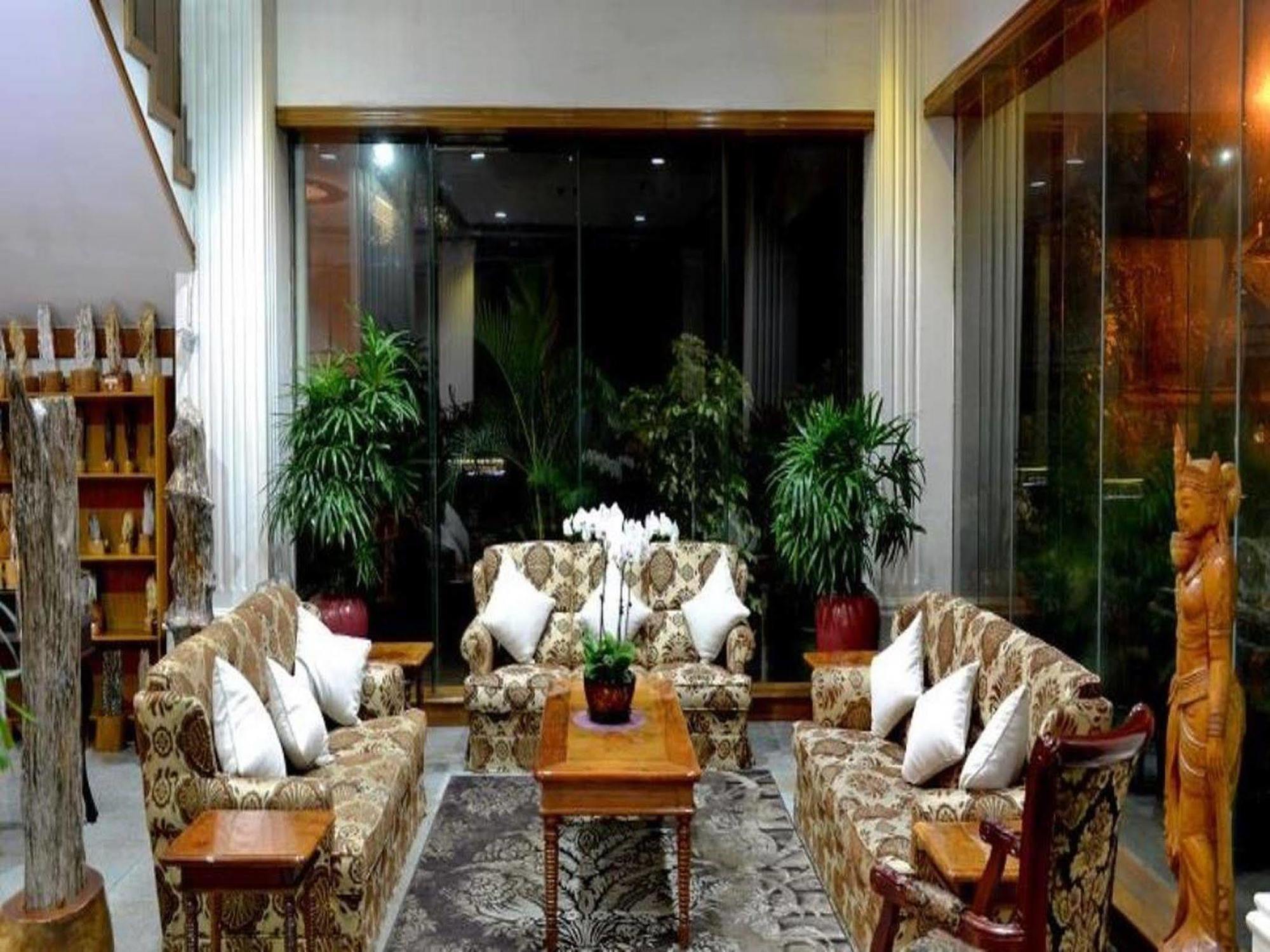 Golden Butterfly Hotel Rangun Kültér fotó