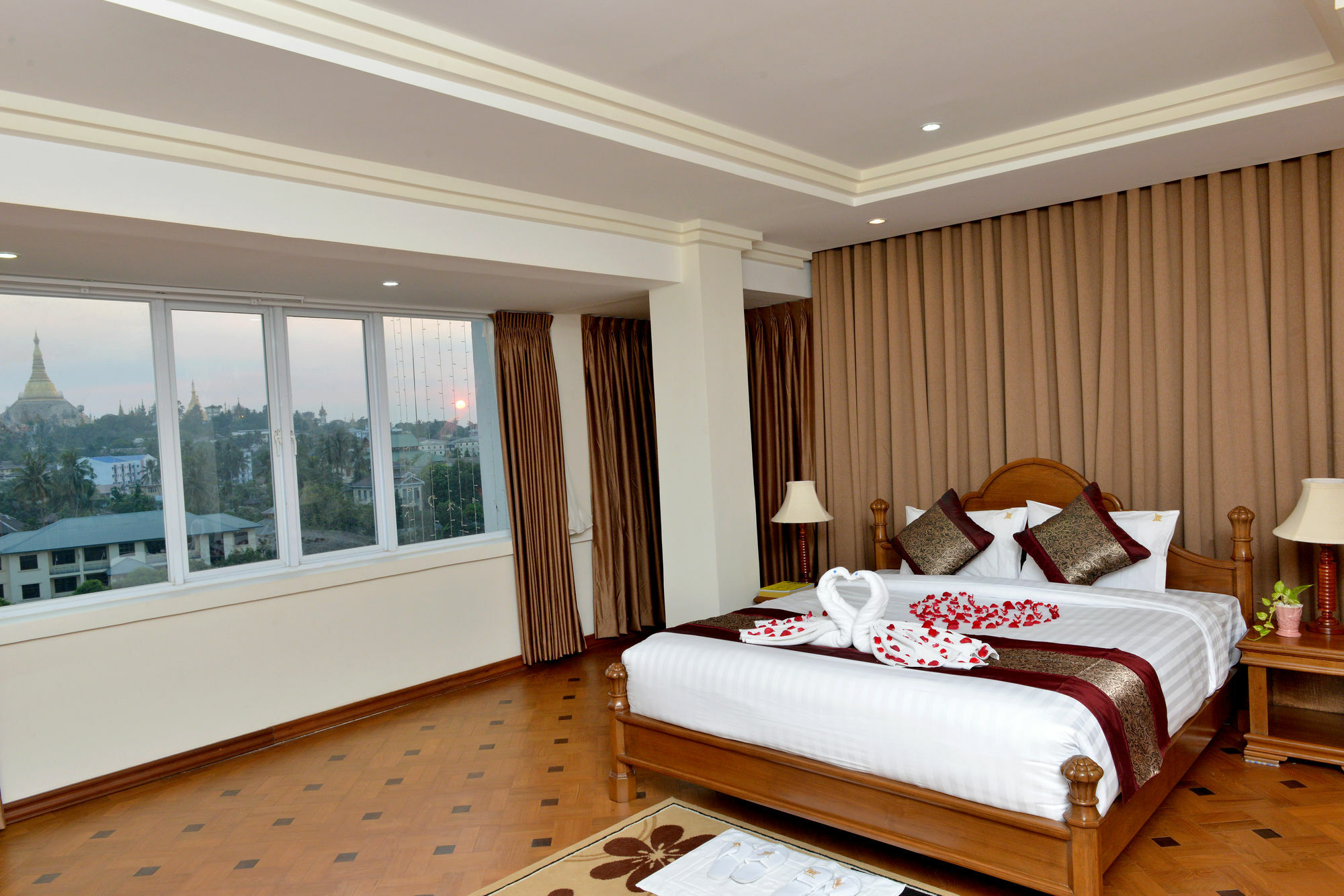 Golden Butterfly Hotel Rangun Kültér fotó