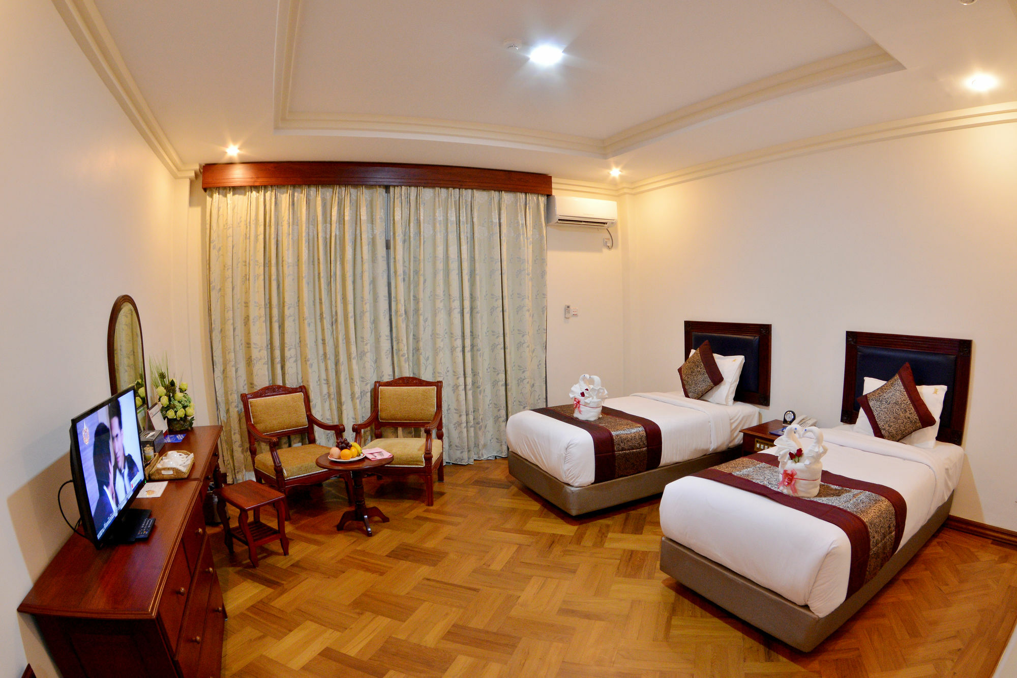Golden Butterfly Hotel Rangun Kültér fotó